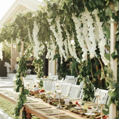 hochzeitstisch-vor-dem-essen